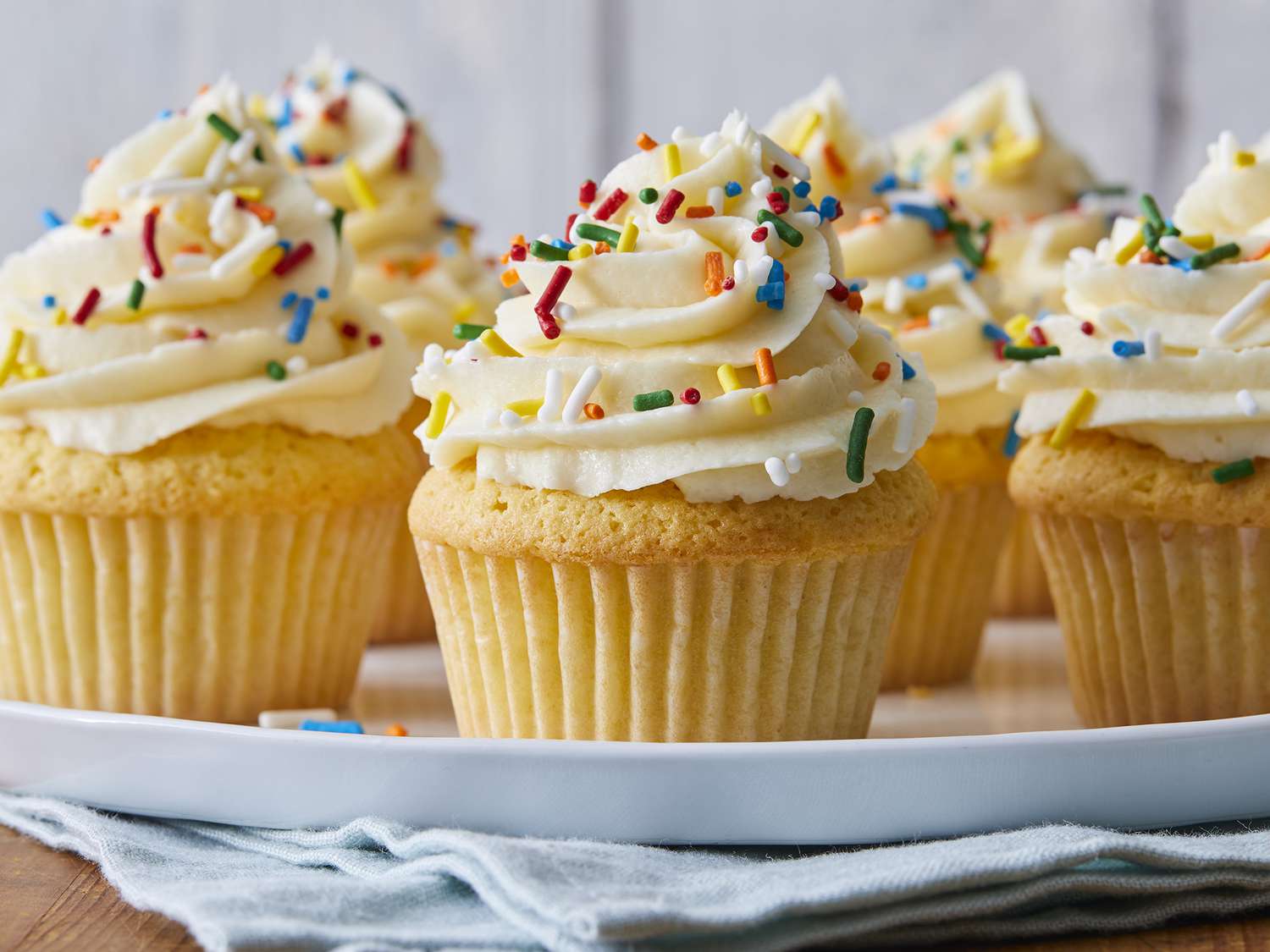 🧁 Cupcake Glow-Up: From Classic Vanilla to Holiday-Inspired Flavors
